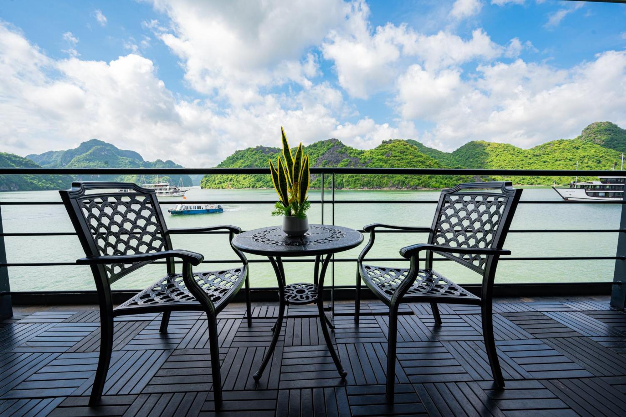 Hotel Velar Of The Sea Ha Long Exterior foto